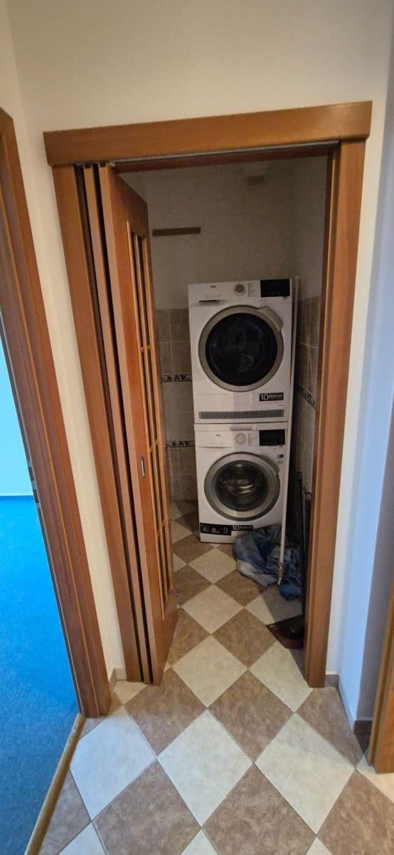 2 bedroom with open-plan kitchen flat to rent, 72 m², Libkovská, Prague, Prague 2 bedroom with open-plan kitchen flat to rent, 72 m², Libkovská, Prague, Prague