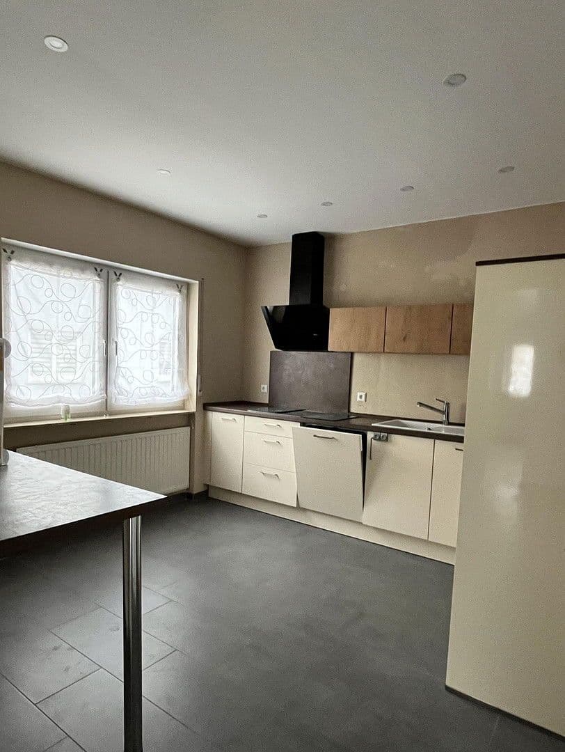 3 bedroom with open-plan kitchen flat to rent, 127 m², Römerberg, Rhineland-Palatinate 3 bedroom with open-plan kitchen flat to rent, 127 m², Römerberg, Rhineland-Palatinate