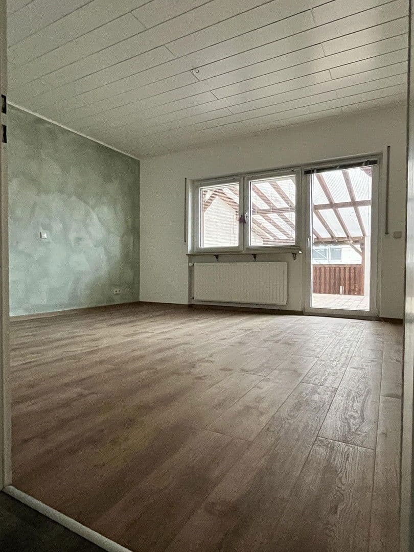 3 bedroom with open-plan kitchen flat to rent, 127 m², Römerberg, Rhineland-Palatinate 3 bedroom with open-plan kitchen flat to rent, 127 m², Römerberg, Rhineland-Palatinate
