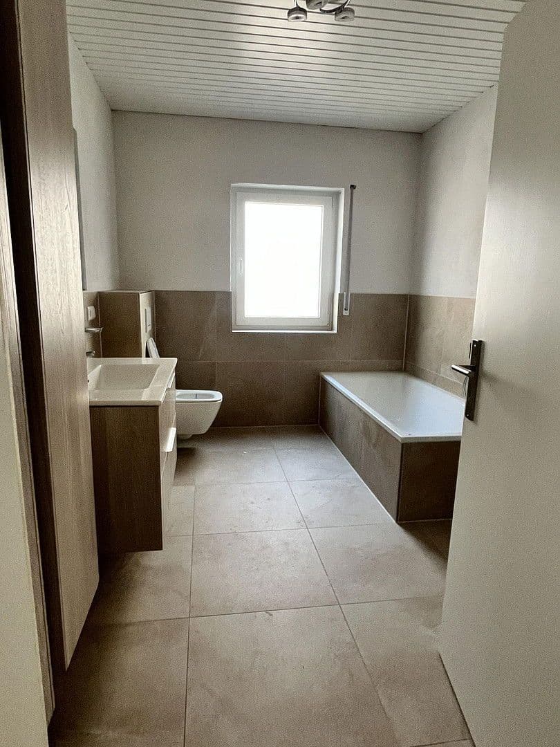 3 bedroom with open-plan kitchen flat to rent, 127 m², Römerberg, Rhineland-Palatinate 3 bedroom with open-plan kitchen flat to rent, 127 m², Römerberg, Rhineland-Palatinate