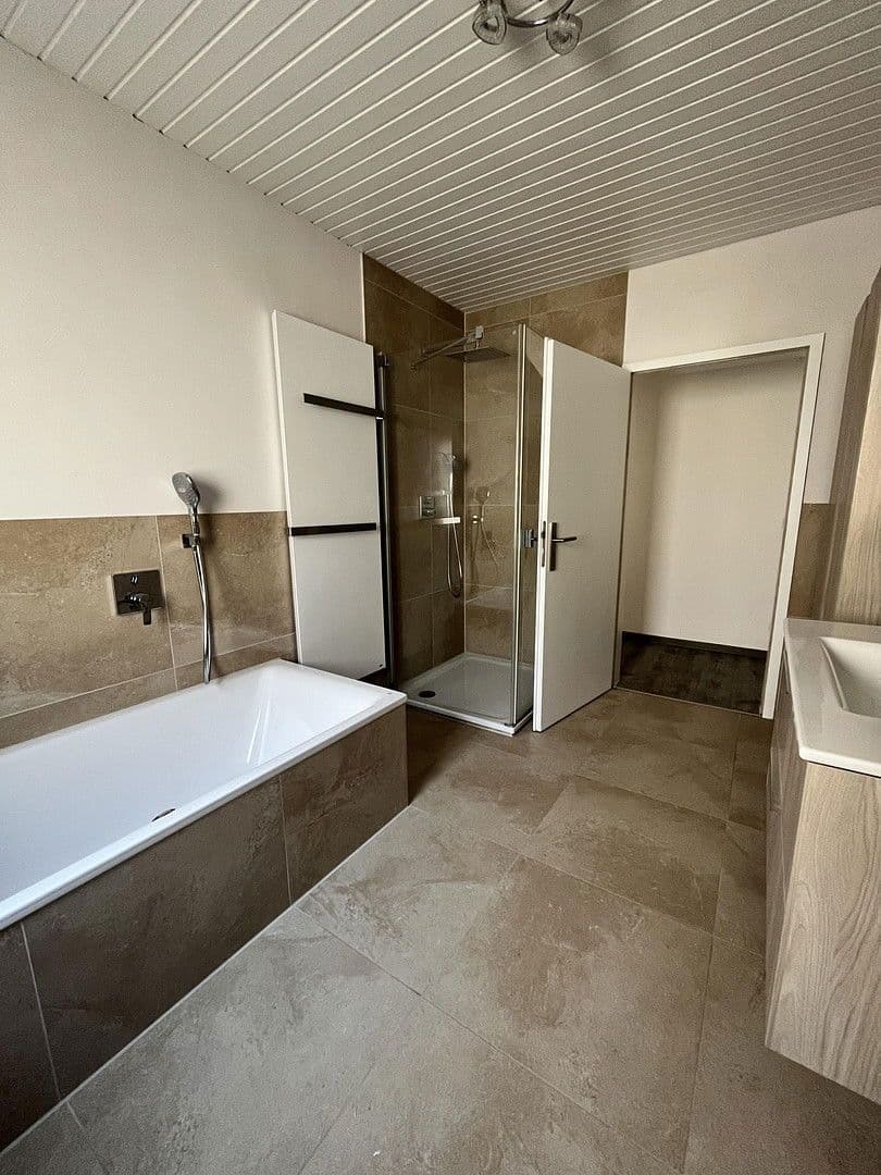 3 bedroom with open-plan kitchen flat to rent, 127 m², Römerberg, Rhineland-Palatinate 3 bedroom with open-plan kitchen flat to rent, 127 m², Römerberg, Rhineland-Palatinate