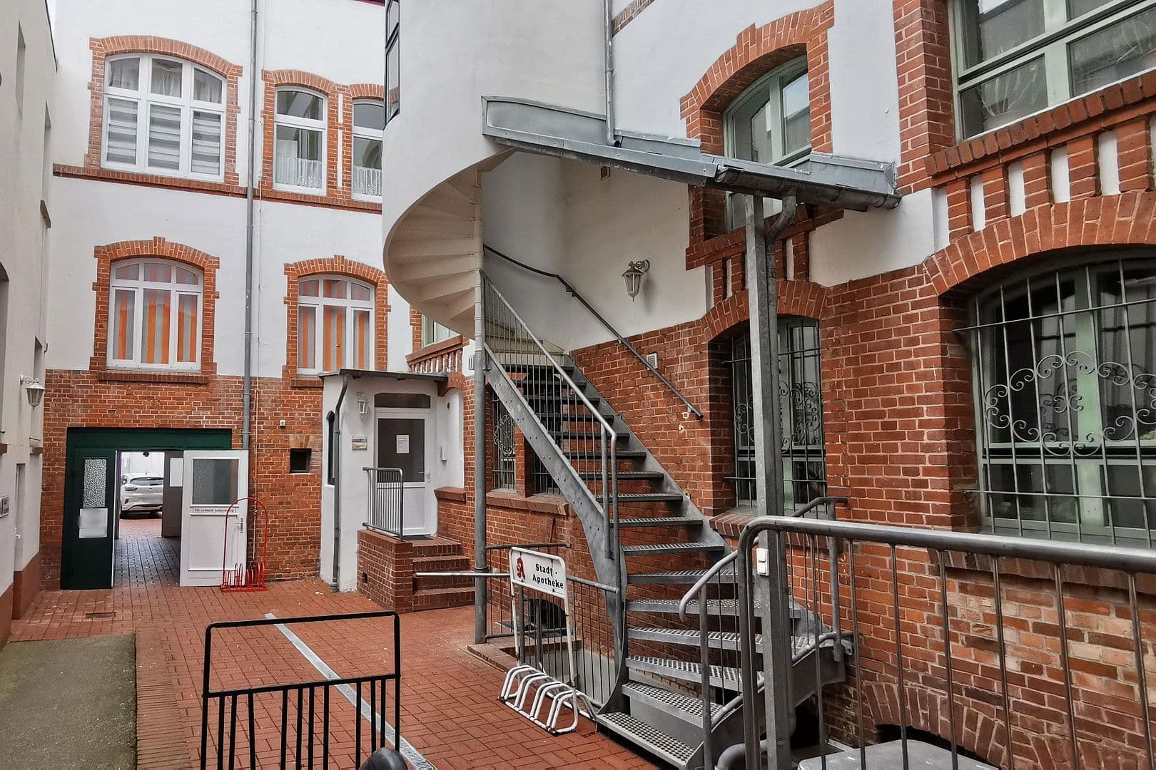 house for sale, 1,083 m², Köthen (Anhalt), Saxony-Anhalt house for sale, 1,083 m², Köthen (Anhalt), Saxony-Anhalt