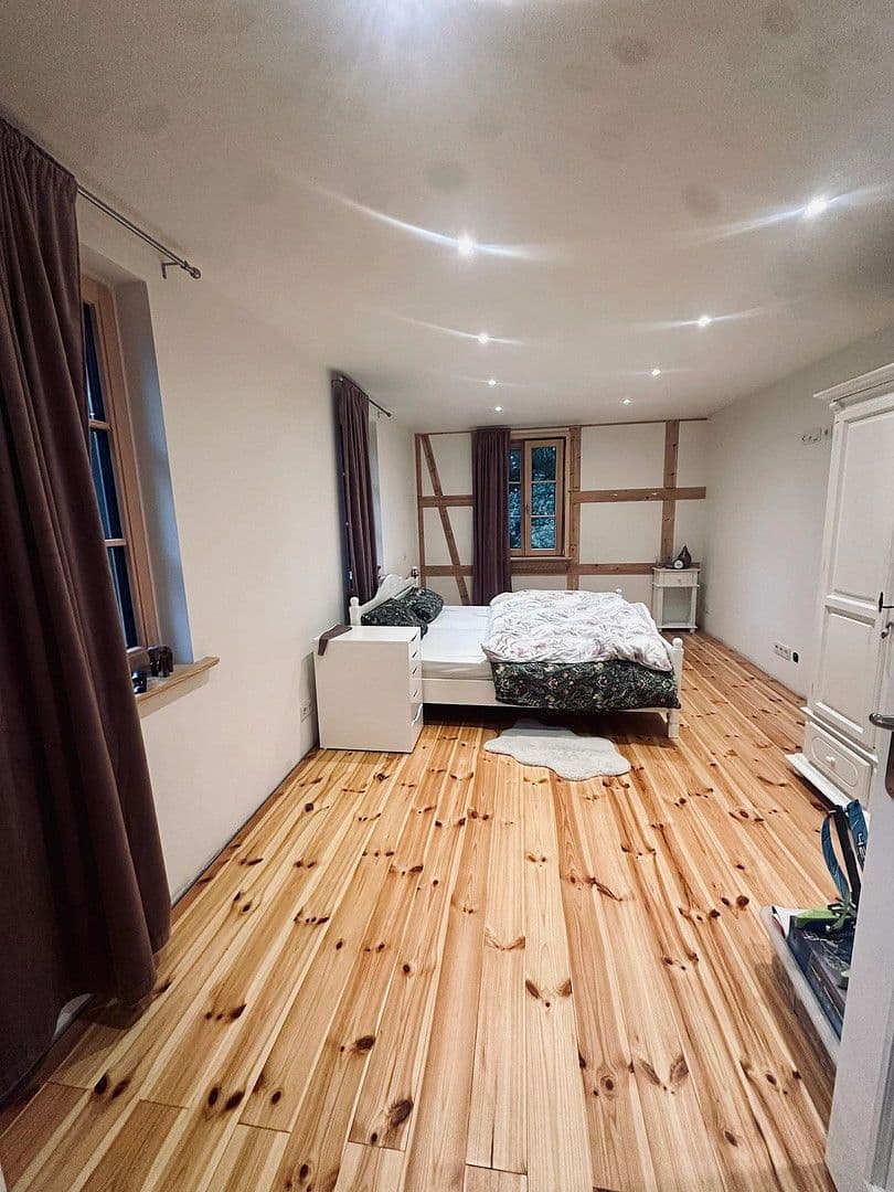 house for sale, 260 m², Glauchauer Straße 12, Glauchau, Saxony house for sale, 260 m², Glauchauer Straße 12, Glauchau, Saxony