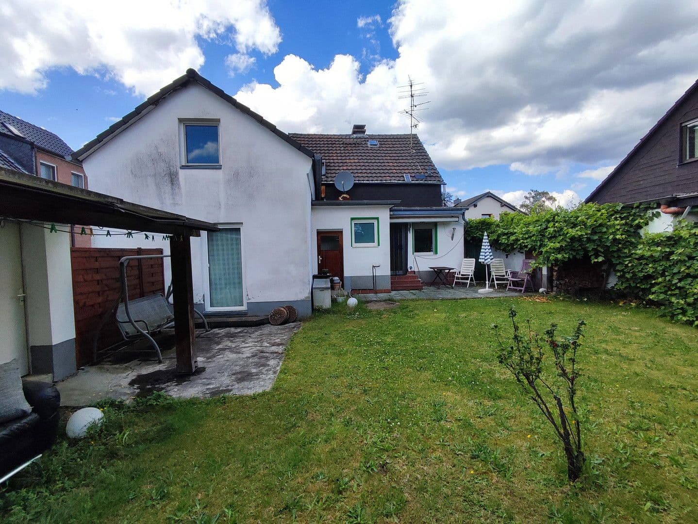 house for sale, 147 m², Fliederweg 8, Solingen, North Rhine-Westphalia house for sale, 147 m², Fliederweg 8, Solingen, North Rhine-Westphalia