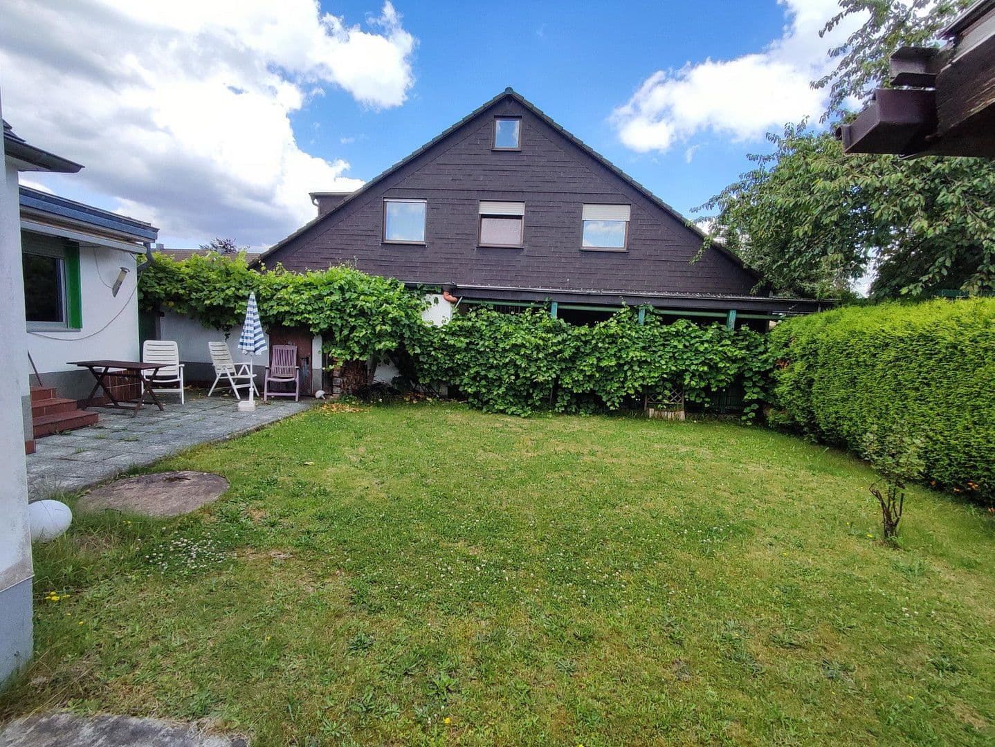 house for sale, 147 m², Fliederweg 8, Solingen, North Rhine-Westphalia house for sale, 147 m², Fliederweg 8, Solingen, North Rhine-Westphalia