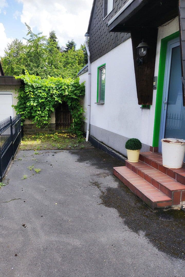 house for sale, 147 m², Fliederweg 8, Solingen, North Rhine-Westphalia house for sale, 147 m², Fliederweg 8, Solingen, North Rhine-Westphalia