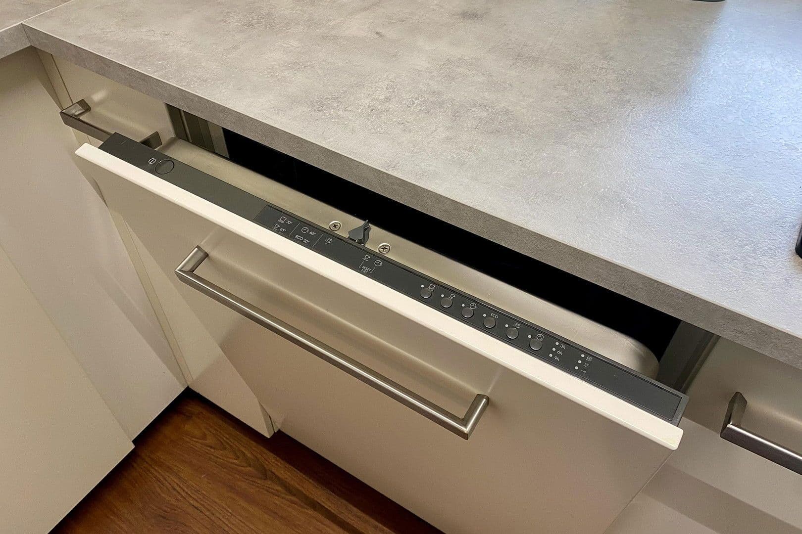 2 bedroom flat to rent, 68 m², Hohenstaufen Straße 10, Wiesbaden, Hesse 2 bedroom flat to rent, 68 m², Hohenstaufen Straße 10, Wiesbaden, Hesse