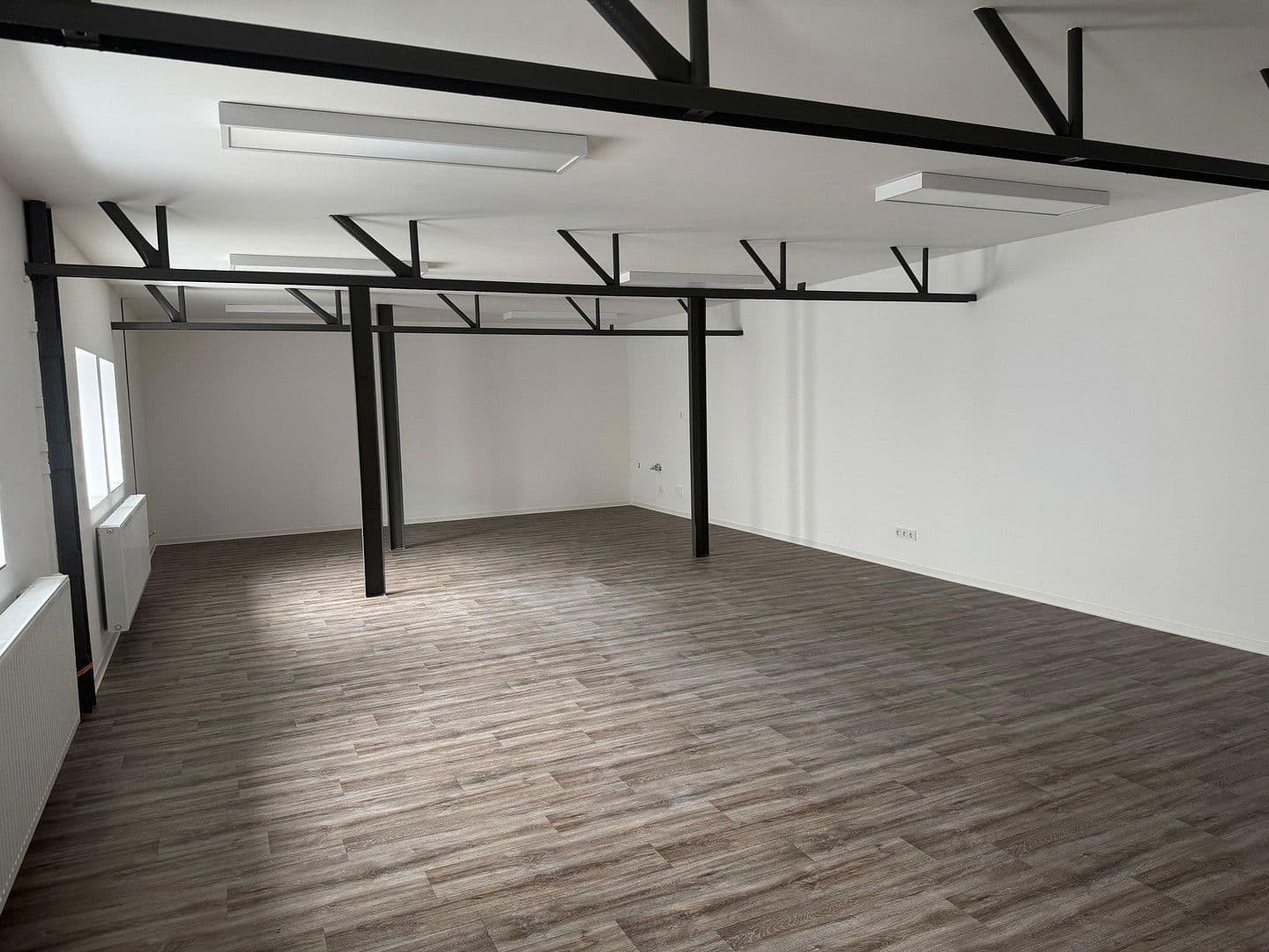 non-residential property to rent, 1,366 m², Dohna, Saxony non-residential property to rent, 1,366 m², Dohna, Saxony