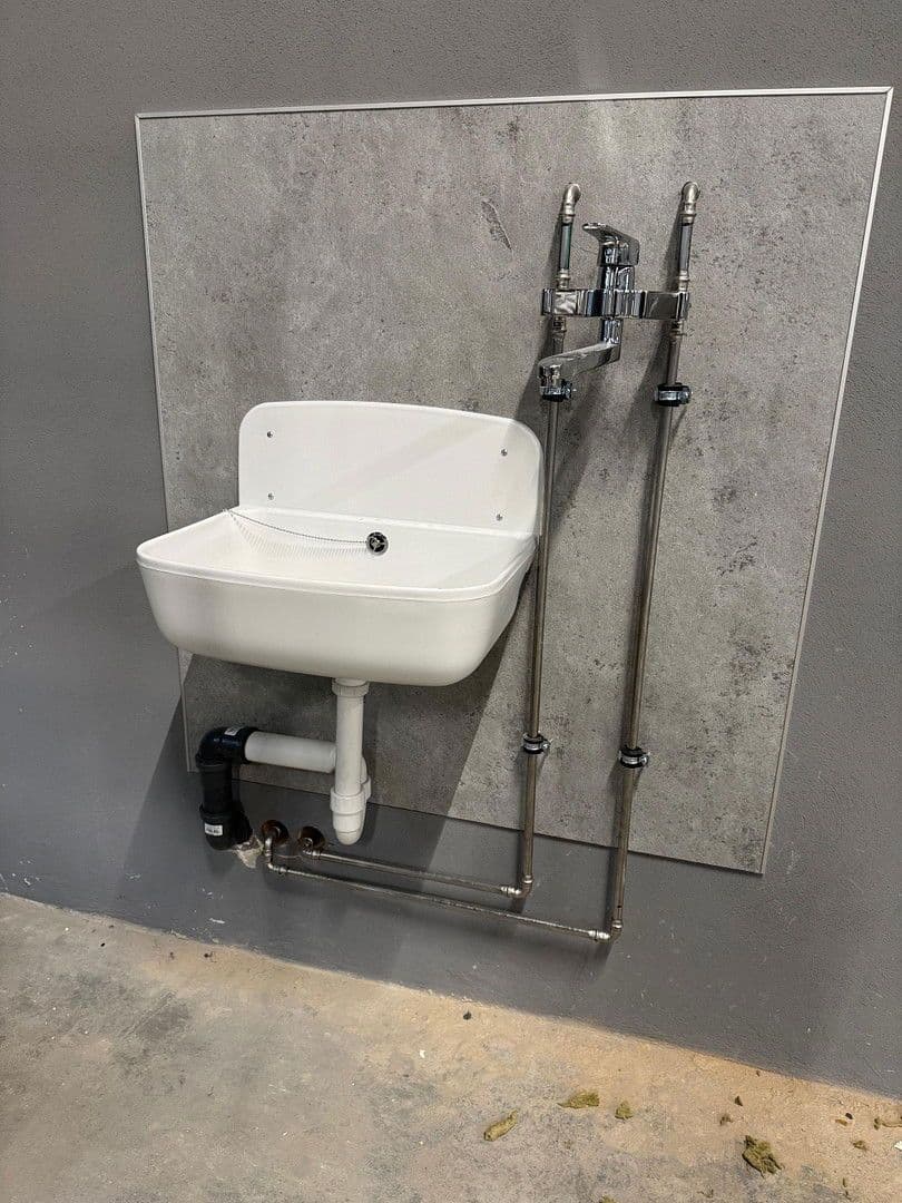 non-residential property to rent, 1,366 m², Dohna, Saxony non-residential property to rent, 1,366 m², Dohna, Saxony