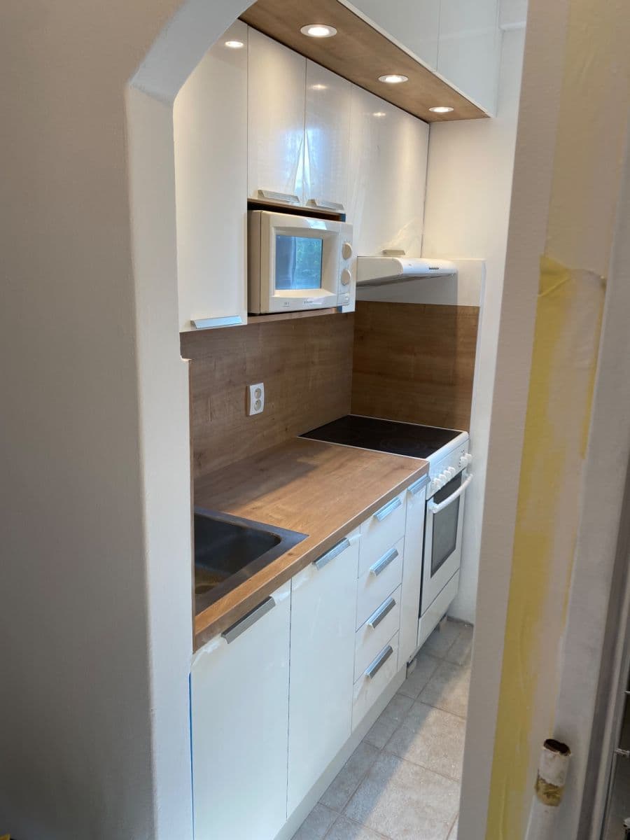 Studio flat to rent, 29 m², Za Třebešínem, Prague, Prague Studio flat to rent, 29 m², Za Třebešínem, Prague, Prague