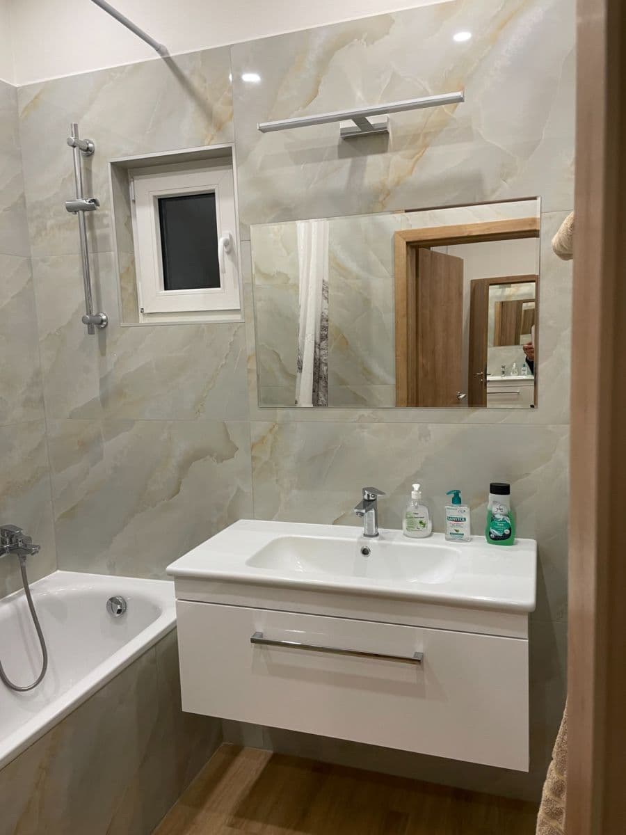 2 bedroom with open-plan kitchen flat to rent, 72 m², Vrchlického, Olomouc, Olomoucký Region 2 bedroom with open-plan kitchen flat to rent, 72 m², Vrchlického, Olomouc, Olomoucký Region