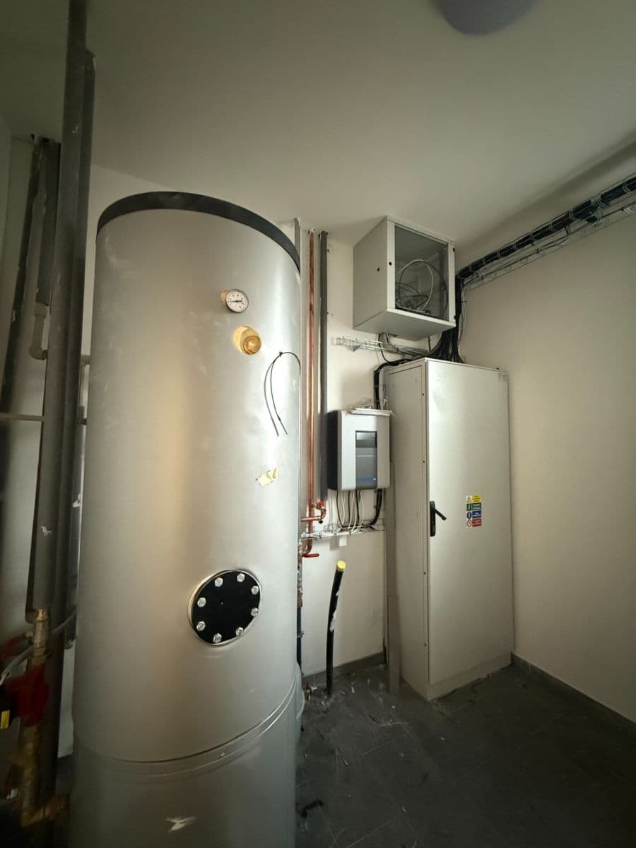 non-residential property to rent, 998 m², Tlustice, Středočeský Region non-residential property to rent, 998 m², Tlustice, Středočeský Region