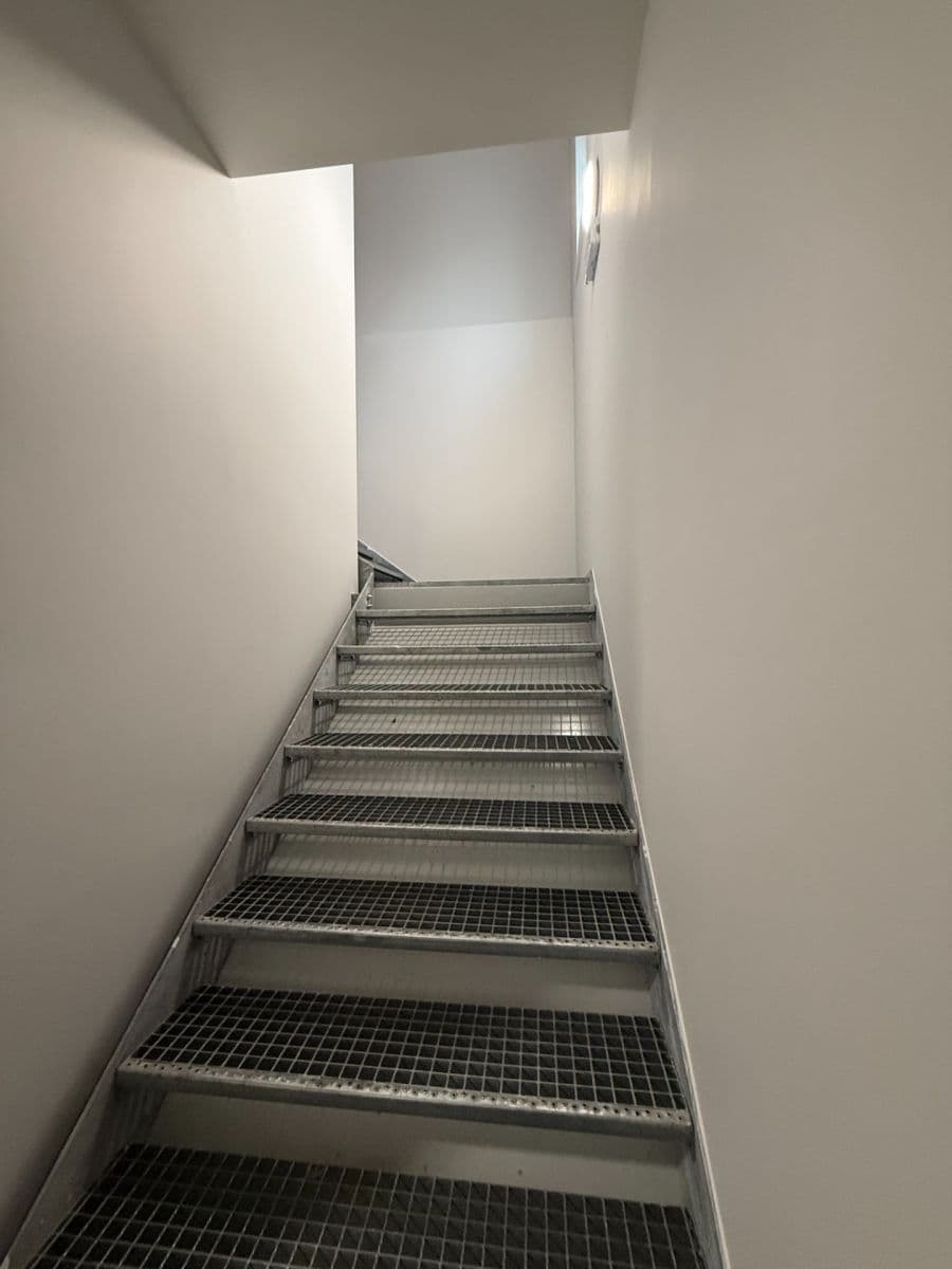 non-residential property to rent, 998 m², Tlustice, Středočeský Region non-residential property to rent, 998 m², Tlustice, Středočeský Region