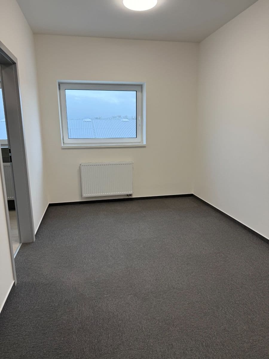 non-residential property to rent, 998 m², Tlustice, Středočeský Region non-residential property to rent, 998 m², Tlustice, Středočeský Region