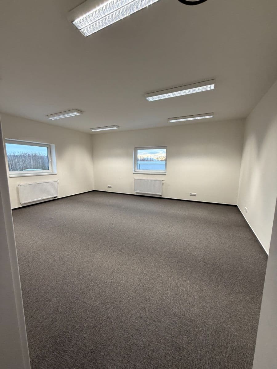 non-residential property to rent, 998 m², Tlustice, Středočeský Region non-residential property to rent, 998 m², Tlustice, Středočeský Region