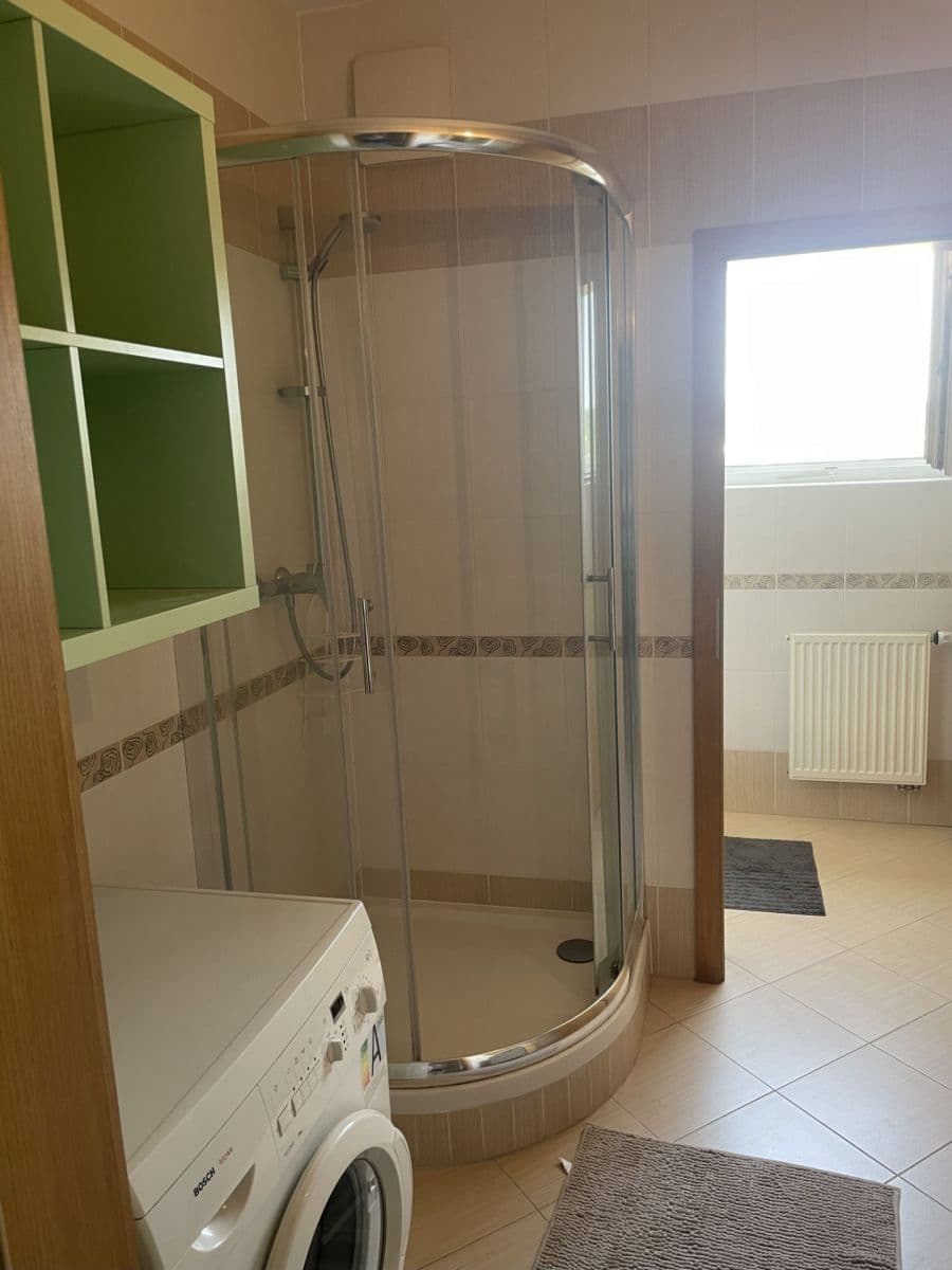 Studio flat to rent, 33 m², Nademlejnská, Prague, Prague Studio flat to rent, 33 m², Nademlejnská, Prague, Prague