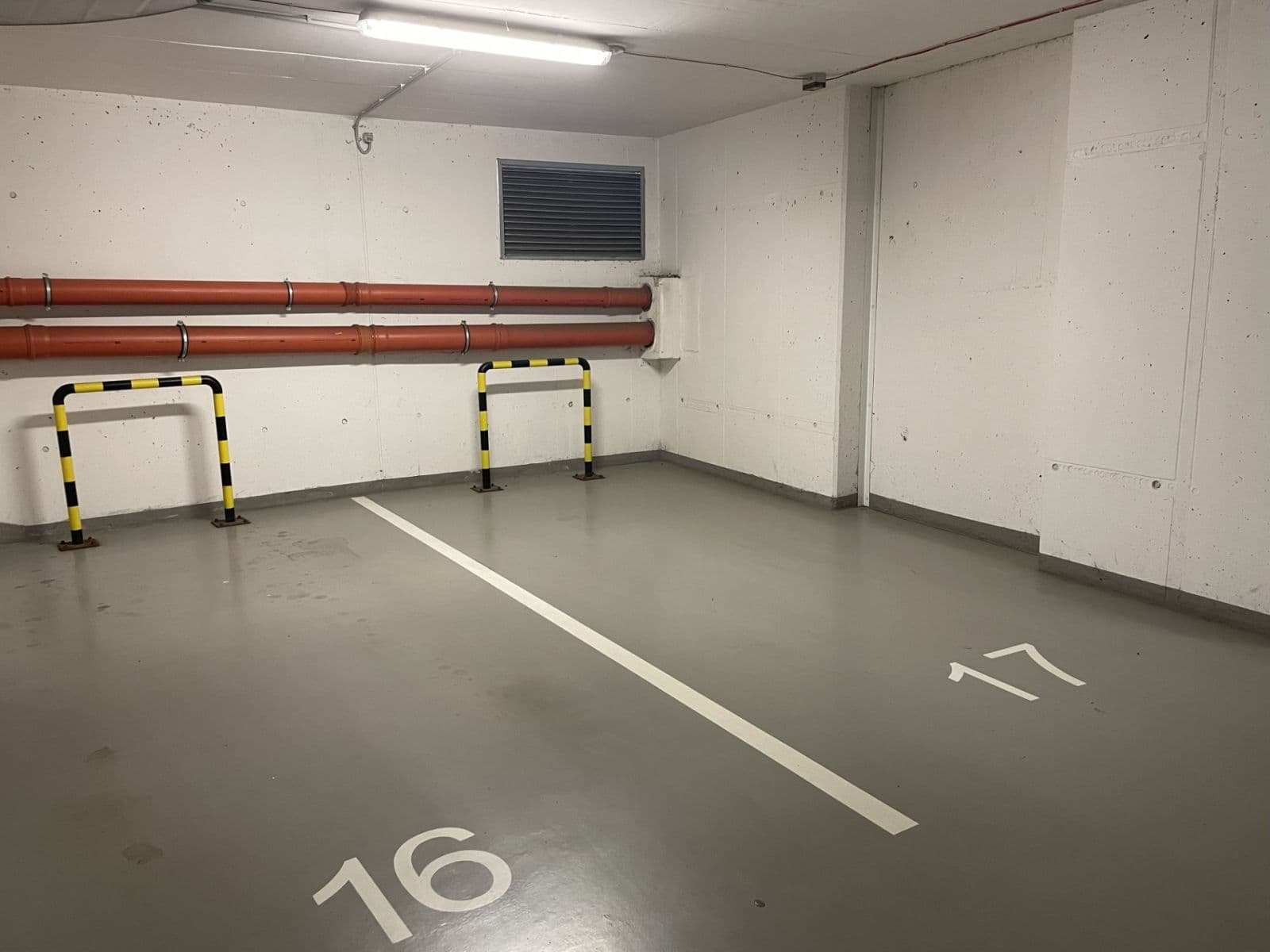 Studio flat to rent, 33 m², Nademlejnská, Prague, Prague Studio flat to rent, 33 m², Nademlejnská, Prague, Prague