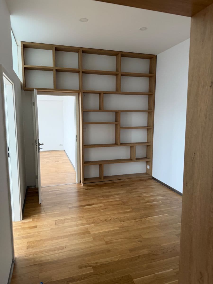 3 bedroom with open-plan kitchen flat to rent, 95 m², Sukova třída, Pardubice, Pardubický Region 3 bedroom with open-plan kitchen flat to rent, 95 m², Sukova třída, Pardubice, Pardubický Region