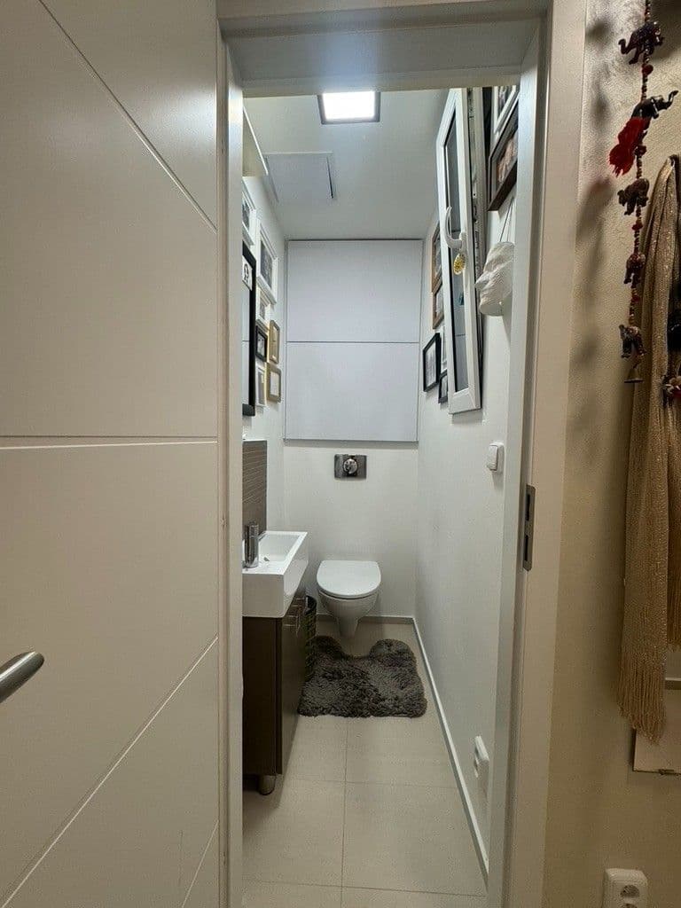 1 bedroom with open-plan kitchen flat to rent, 45 m², Chaberská, Prague, Prague 1 bedroom with open-plan kitchen flat to rent, 45 m², Chaberská, Prague, Prague