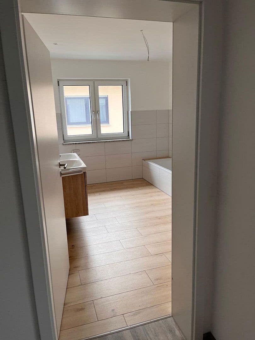 3 bedroom flat to rent, 99 m², Tulpenstr. 18a, Wackersdorf, Bavaria 3 bedroom flat to rent, 99 m², Tulpenstr. 18a, Wackersdorf, Bavaria