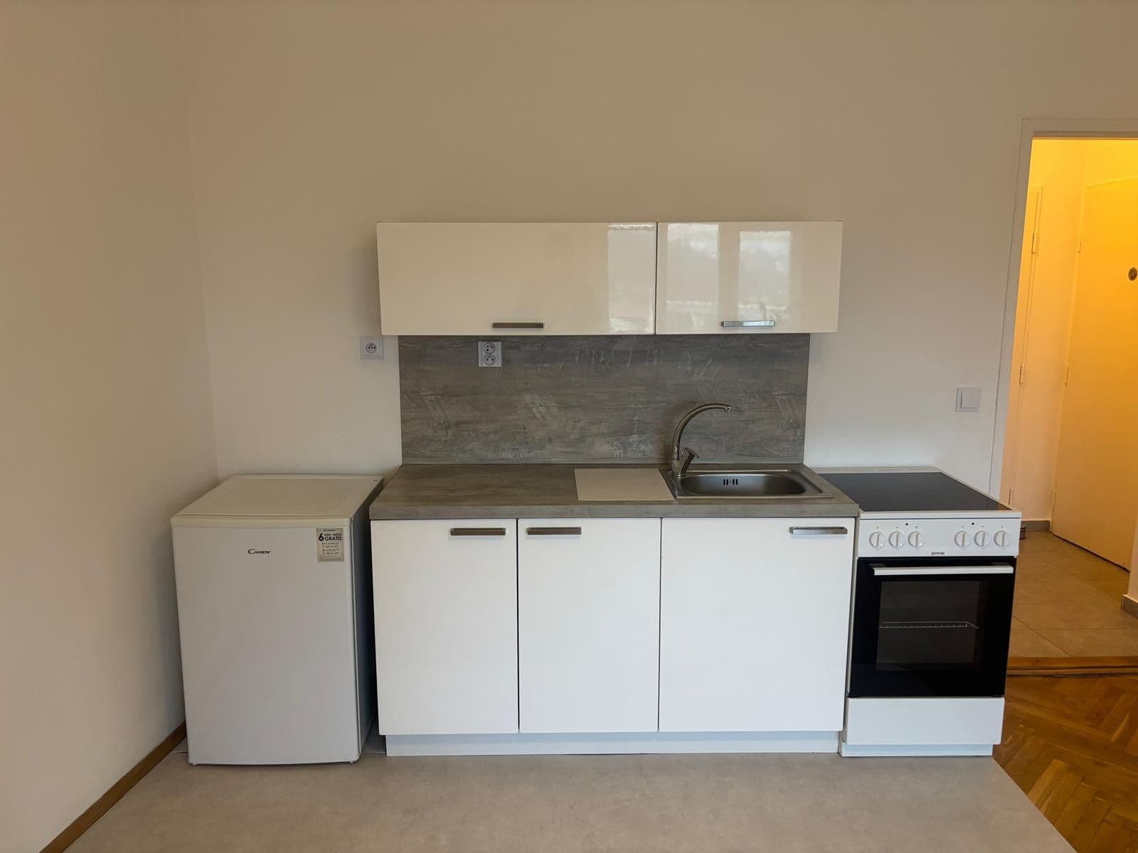 Studio flat to rent, 32 m², Ortenovo náměstí, Prague, Prague Studio flat to rent, 32 m², Ortenovo náměstí, Prague, Prague