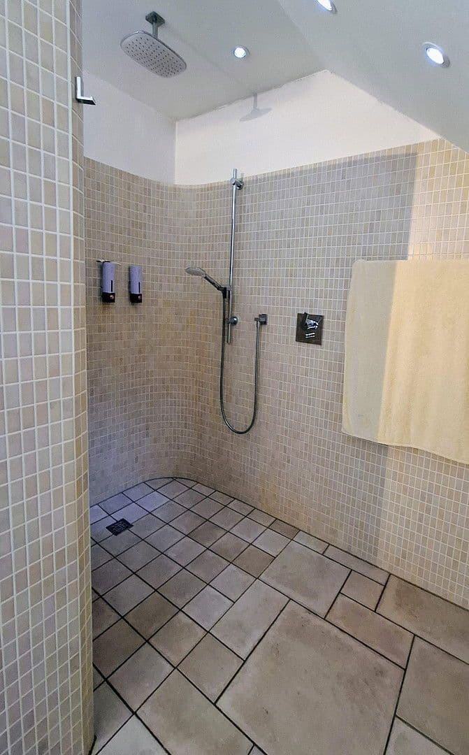 4 bedroom flat to rent, 170 m², Wachtberg, North Rhine-Westphalia 4 bedroom flat to rent, 170 m², Wachtberg, North Rhine-Westphalia