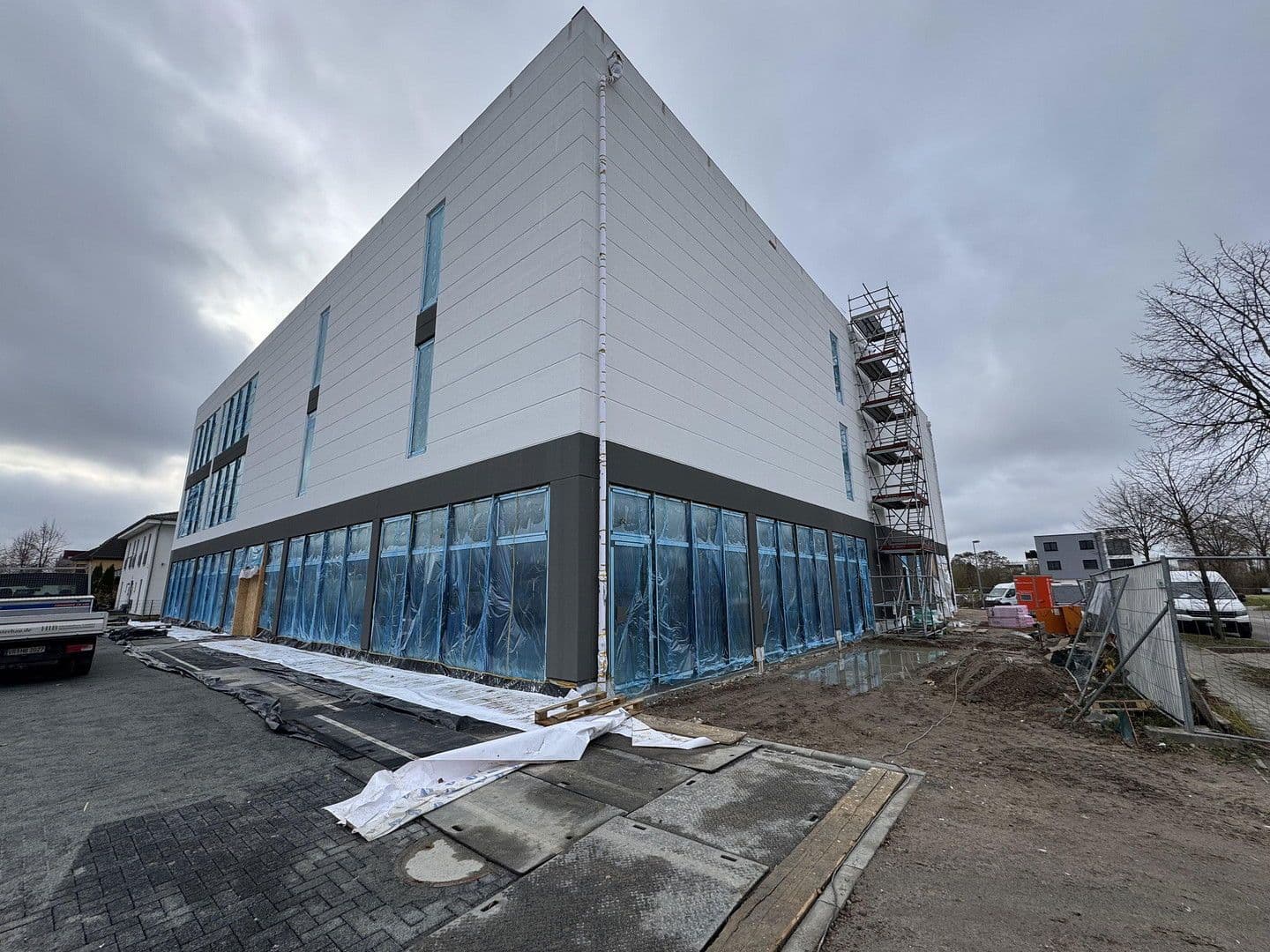 non-residential property to rent, 3,000 m², Rostock, Mecklenburg-Vorpommern non-residential property to rent, 3,000 m², Rostock, Mecklenburg-Vorpommern