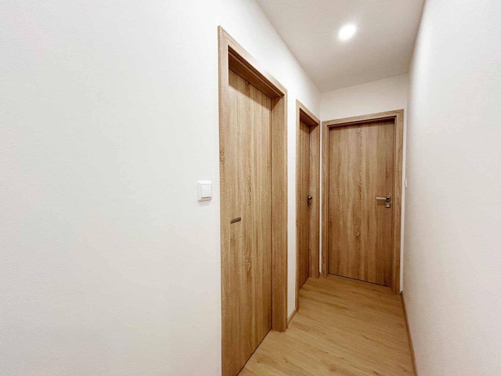 3 bedroom with open-plan kitchen flat to rent, 84 m², Strašnická, Prague, Prague 3 bedroom with open-plan kitchen flat to rent, 84 m², Strašnická, Prague, Prague