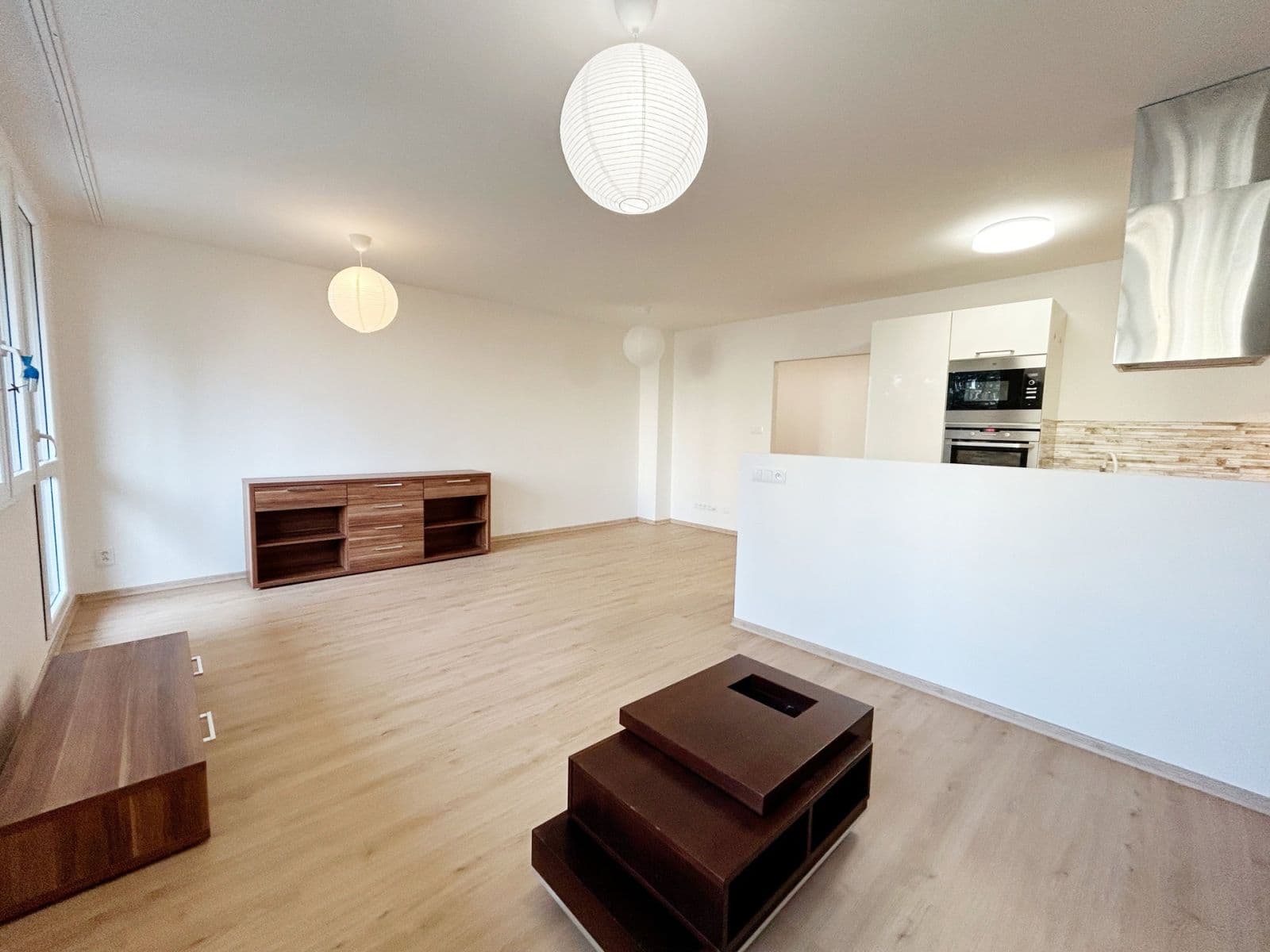 3 bedroom with open-plan kitchen flat to rent, 84 m², Strašnická, Prague, Prague 3 bedroom with open-plan kitchen flat to rent, 84 m², Strašnická, Prague, Prague