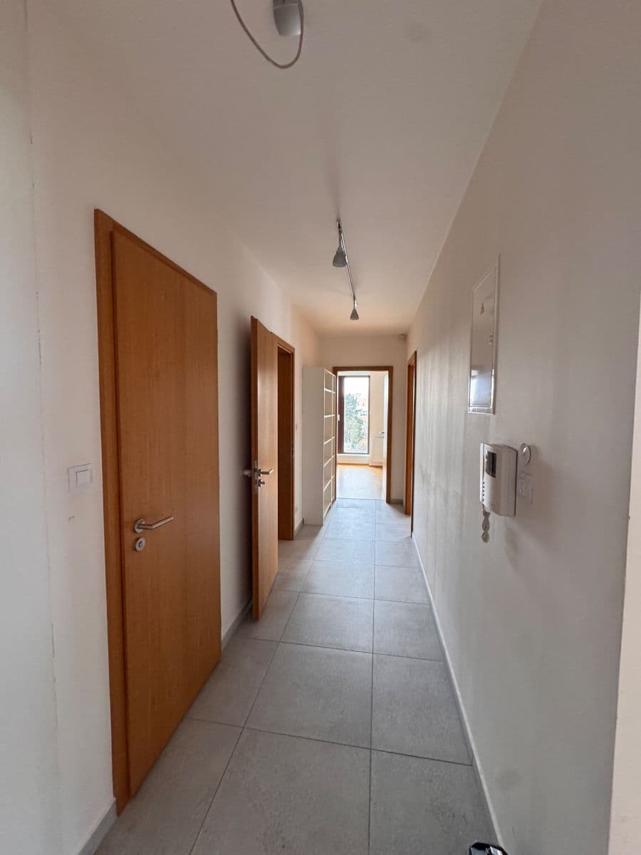 2 bedroom with open-plan kitchen flat to rent, 83 m², Nademlejnská, Prague, Prague 2 bedroom with open-plan kitchen flat to rent, 83 m², Nademlejnská, Prague, Prague