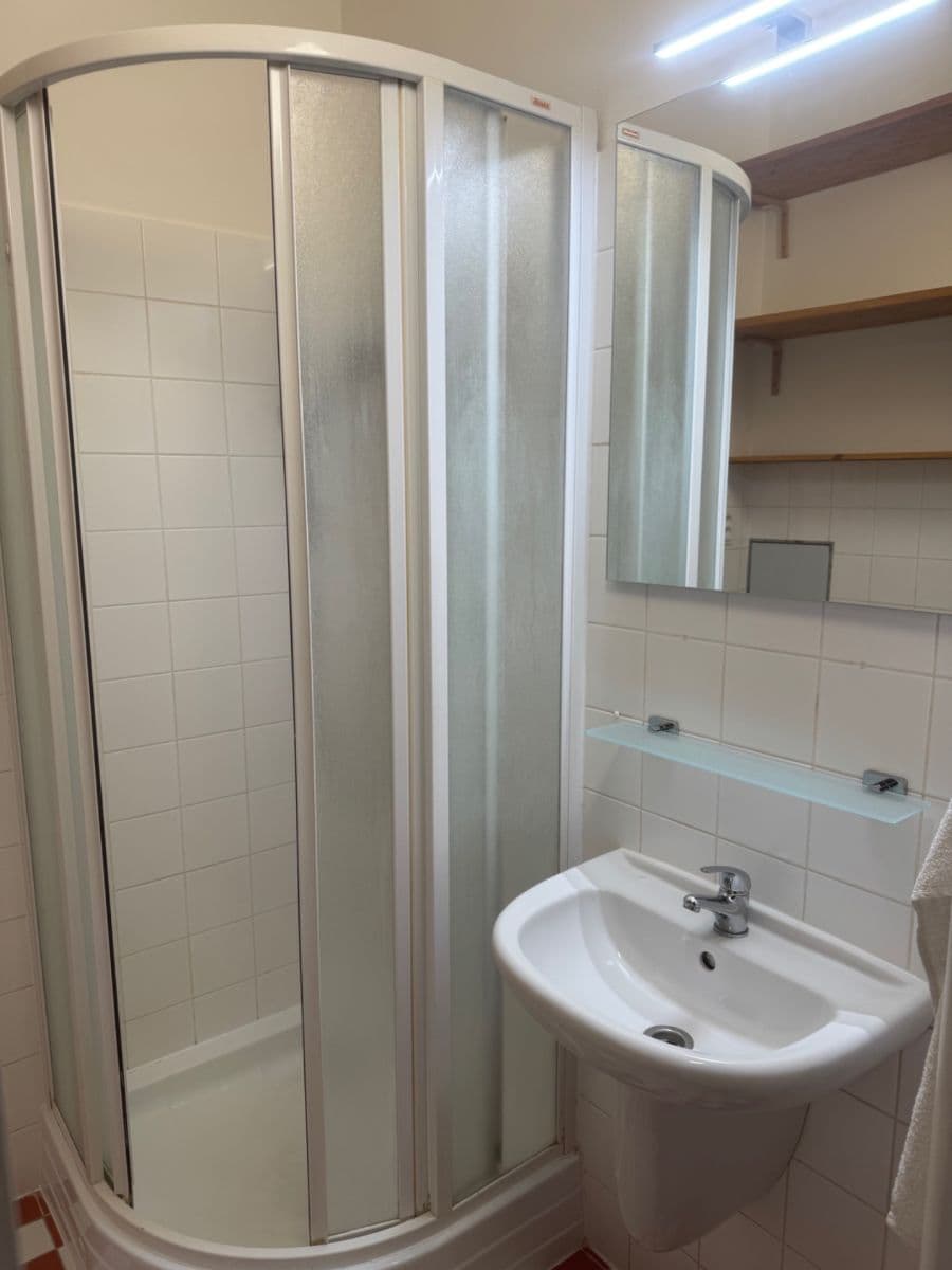 Studio flat to rent, 25 m², Strojnická, Prague, Prague Studio flat to rent, 25 m², Strojnická, Prague, Prague