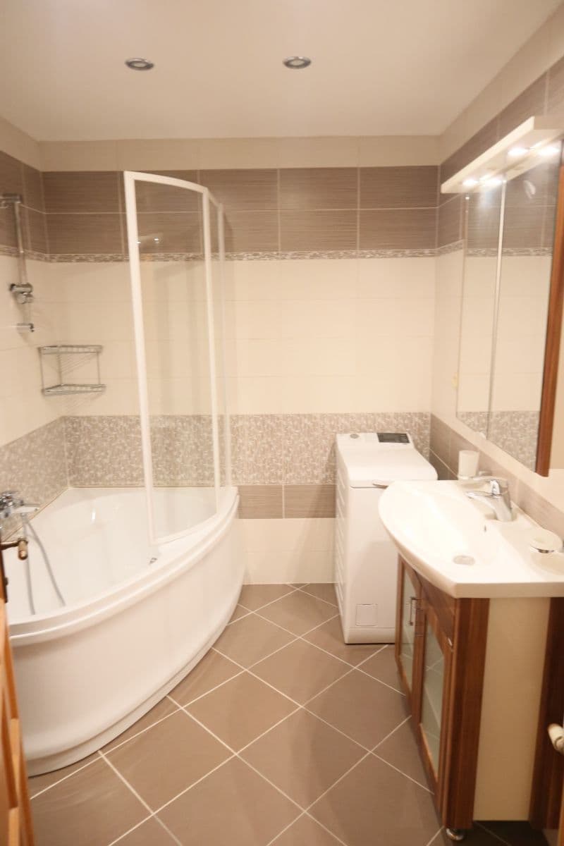 2 bedroom flat to rent, 94 m², Lidická třída, České Budějovice, Jihočeský Region 2 bedroom flat to rent, 94 m², Lidická třída, České Budějovice, Jihočeský Region