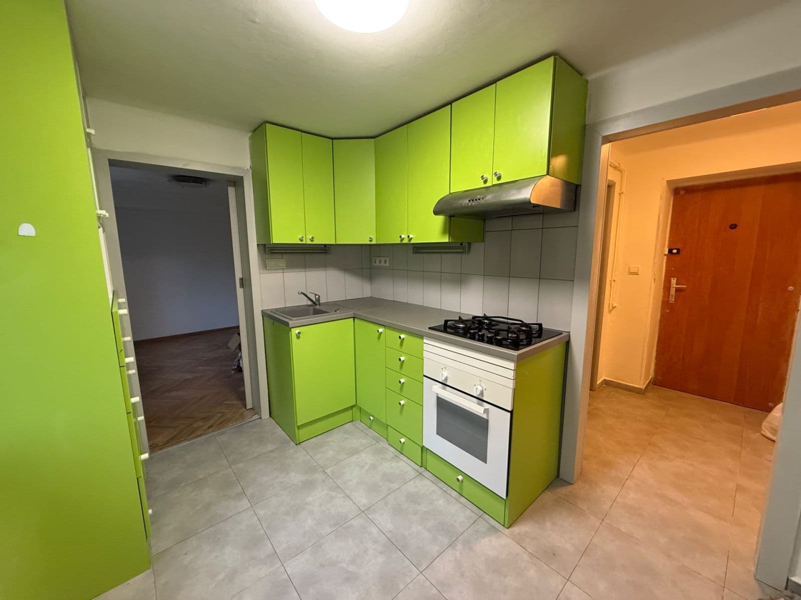 1 bedroom with open-plan kitchen flat to rent, 39 m², Rabasova, Slaný, Středočeský Region 1 bedroom with open-plan kitchen flat to rent, 39 m², Rabasova, Slaný, Středočeský Region