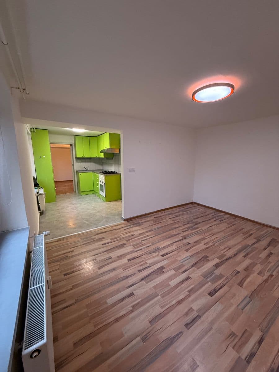 1 bedroom with open-plan kitchen flat to rent, 39 m², Rabasova, Slaný, Středočeský Region 1 bedroom with open-plan kitchen flat to rent, 39 m², Rabasova, Slaný, Středočeský Region