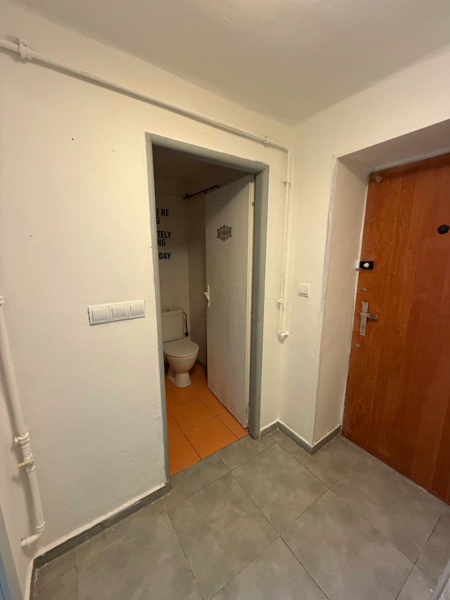 1 bedroom with open-plan kitchen flat to rent, 39 m², Rabasova, Slaný, Středočeský Region 1 bedroom with open-plan kitchen flat to rent, 39 m², Rabasova, Slaný, Středočeský Region