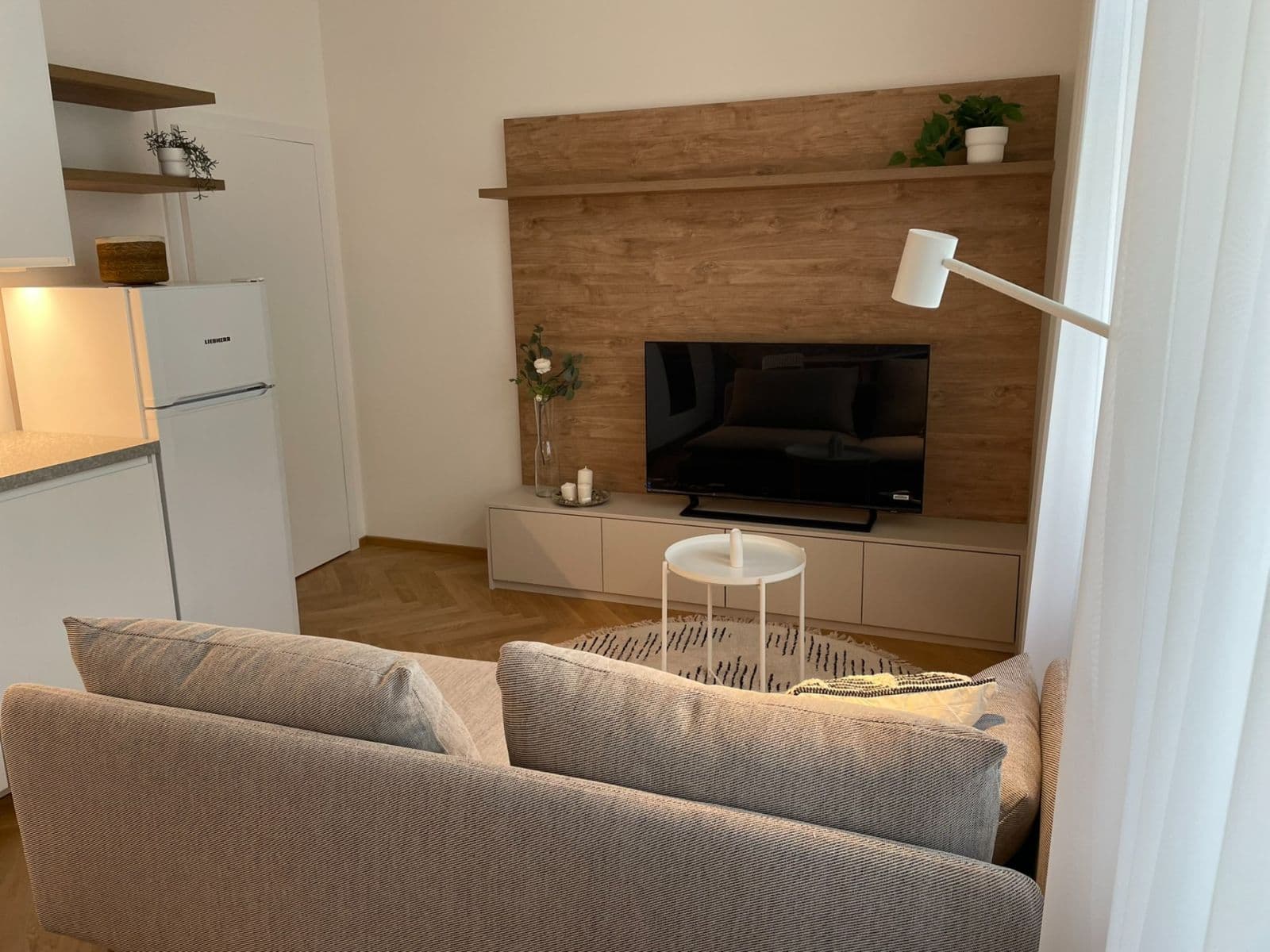 1 bedroom with open-plan kitchen flat to rent, 41 m², Bořivojova, Prague, Prague 1 bedroom with open-plan kitchen flat to rent, 41 m², Bořivojova, Prague, Prague