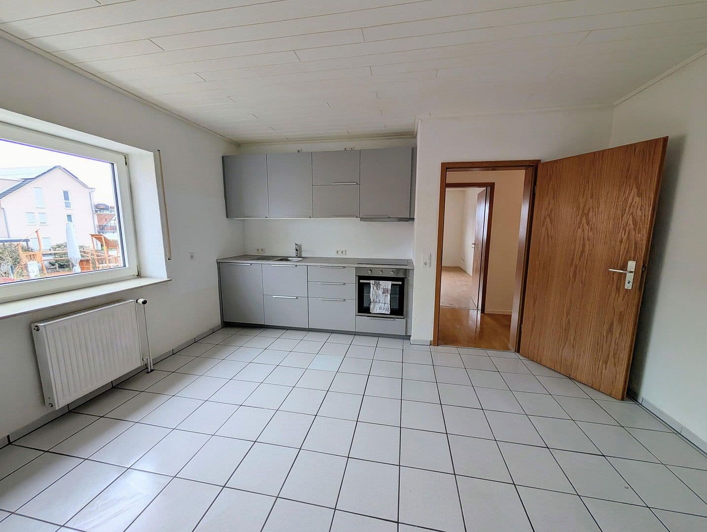 2 bedroom with open-plan kitchen flat to rent, 99 m², Büttelborn, Hesse 2 bedroom with open-plan kitchen flat to rent, 99 m², Büttelborn, Hesse