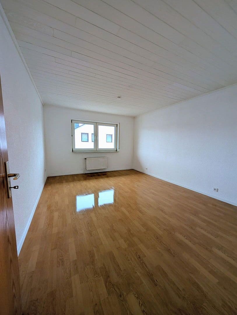 2 bedroom with open-plan kitchen flat to rent, 99 m², Büttelborn, Hesse 2 bedroom with open-plan kitchen flat to rent, 99 m², Büttelborn, Hesse