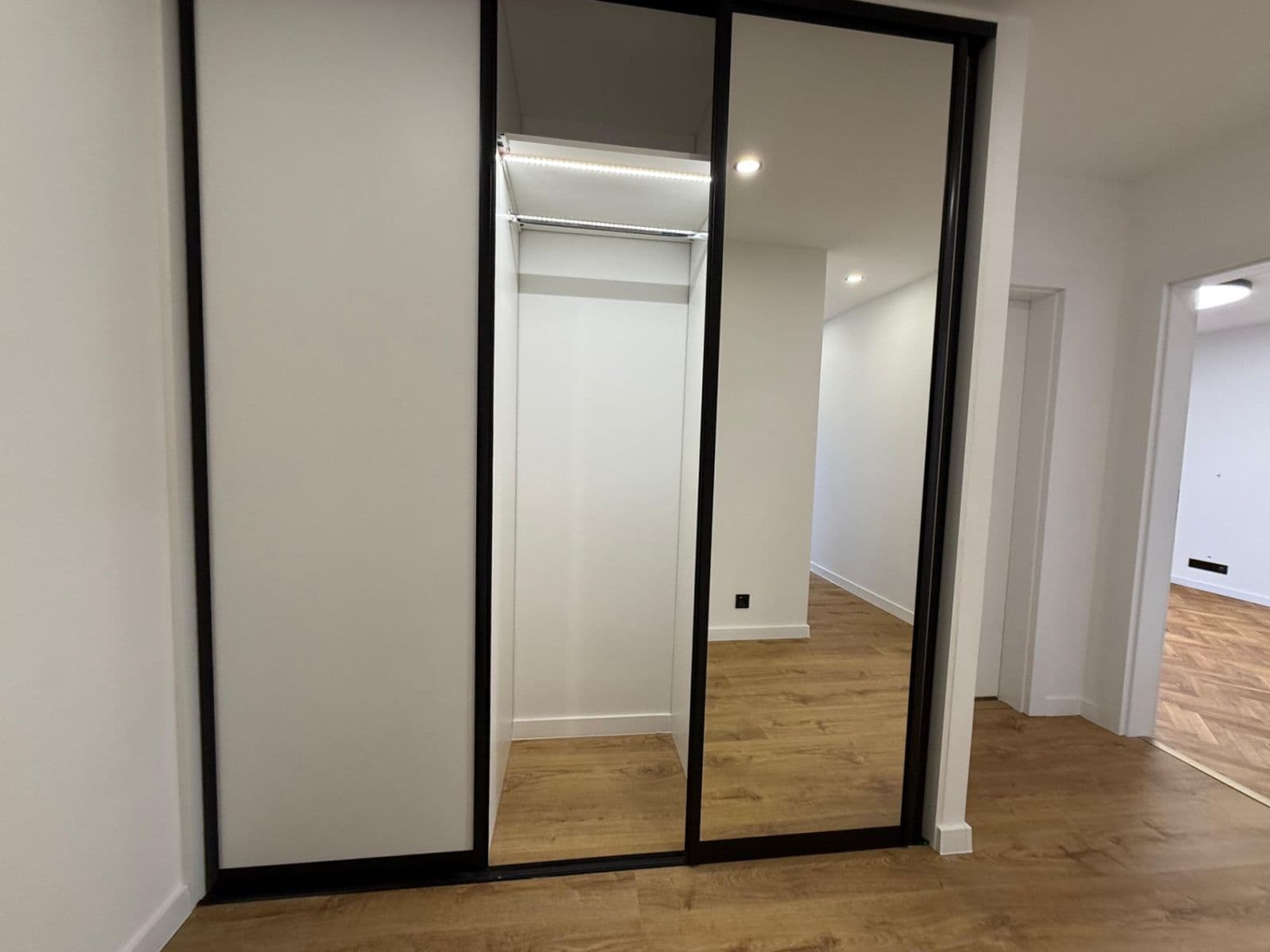 4 bedroom flat for sale, 77 m², Modenská, Karlovy Vary, Karlovarský Region 4 bedroom flat for sale, 77 m², Modenská, Karlovy Vary, Karlovarský Region