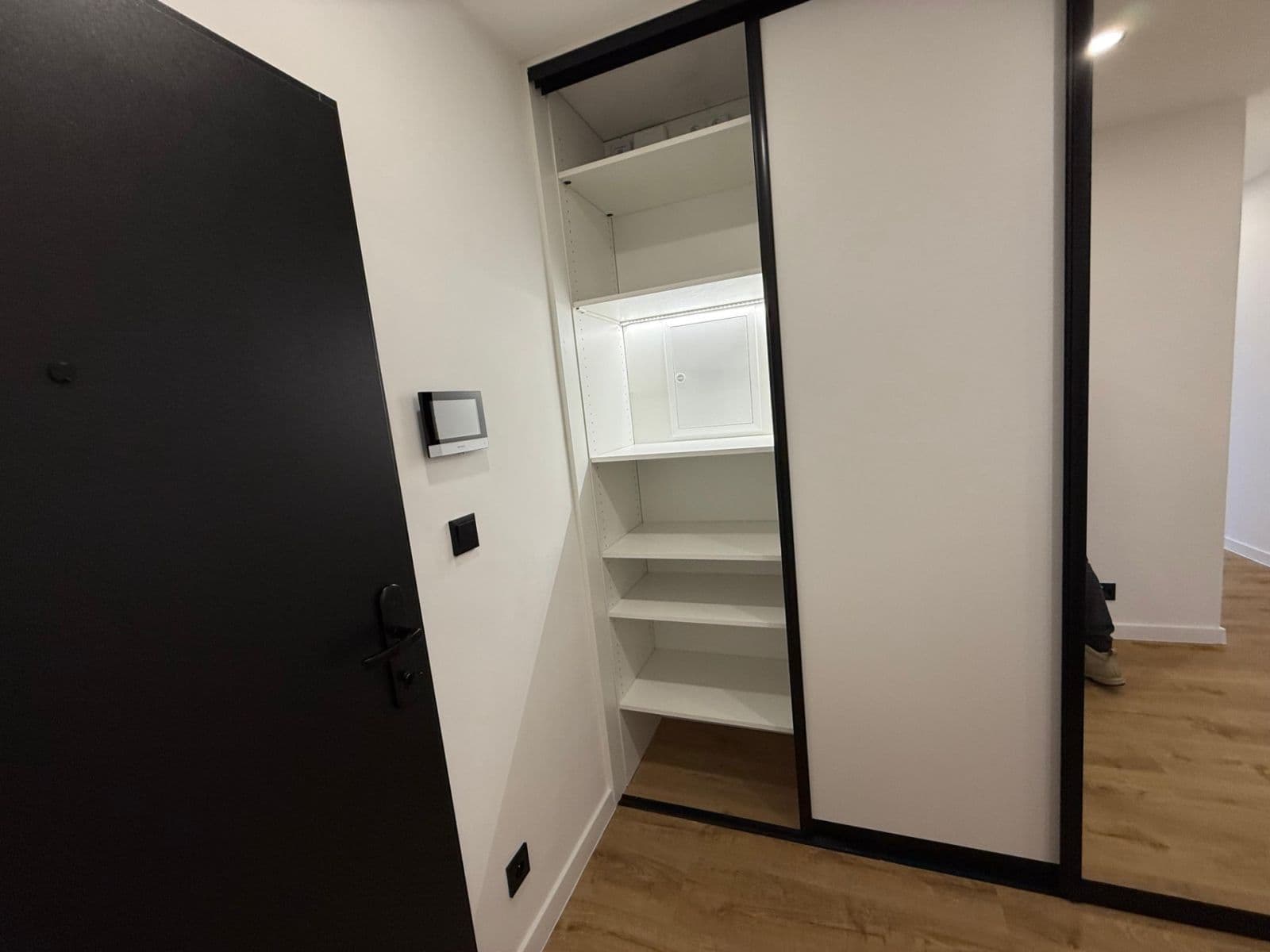 4 bedroom flat for sale, 77 m², Modenská, Karlovy Vary, Karlovarský Region 4 bedroom flat for sale, 77 m², Modenská, Karlovy Vary, Karlovarský Region