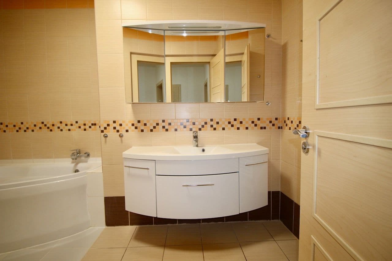 2 bedroom with open-plan kitchen flat to rent, 93 m², Písecká, Prague, Prague 2 bedroom with open-plan kitchen flat to rent, 93 m², Písecká, Prague, Prague