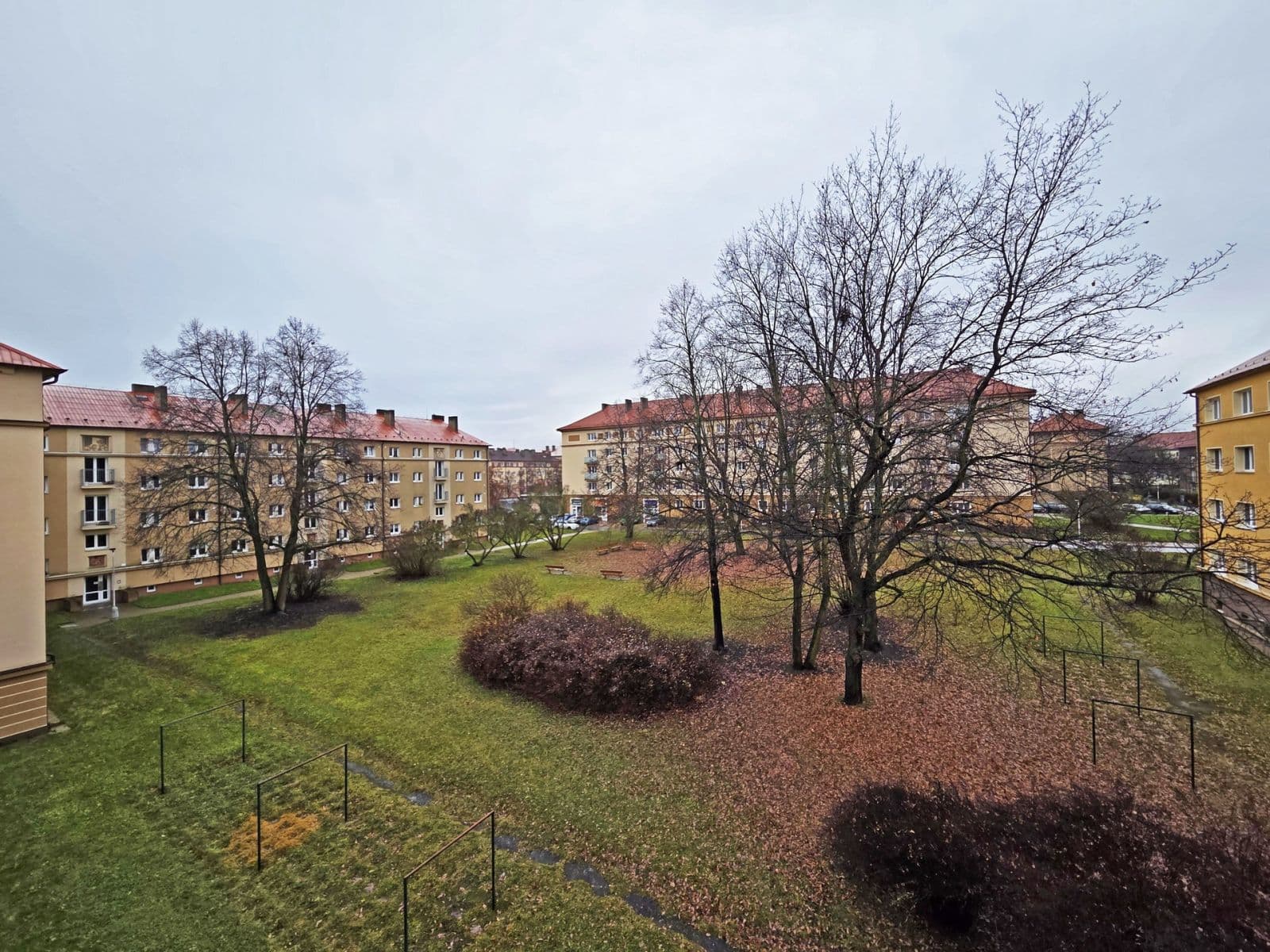 1 bedroom with open-plan kitchen flat to rent, 51 m², Unhošťská, Kladno, Středočeský Region 1 bedroom with open-plan kitchen flat to rent, 51 m², Unhošťská, Kladno, Středočeský Region