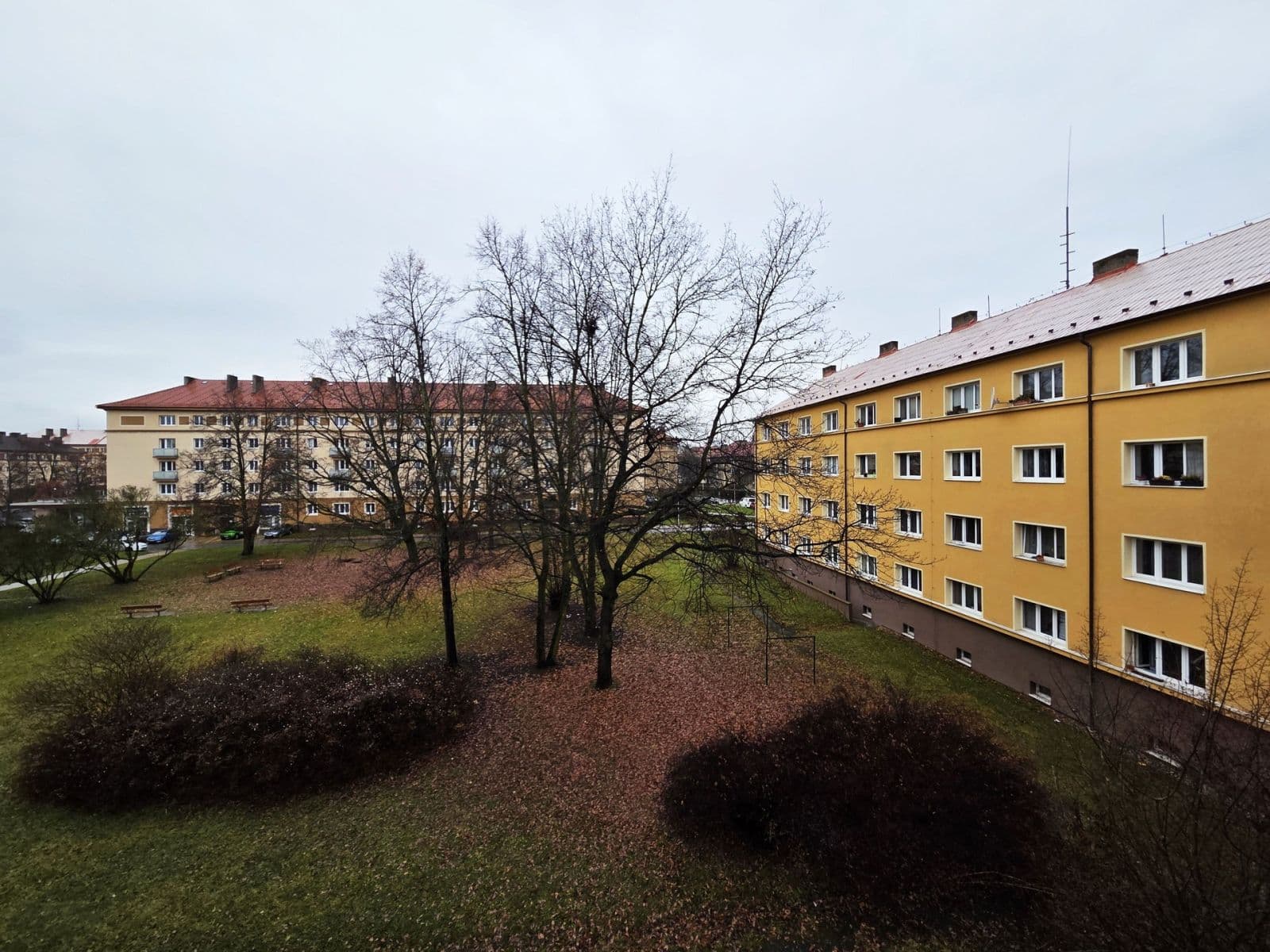 1 bedroom with open-plan kitchen flat to rent, 51 m², Unhošťská, Kladno, Středočeský Region 1 bedroom with open-plan kitchen flat to rent, 51 m², Unhošťská, Kladno, Středočeský Region