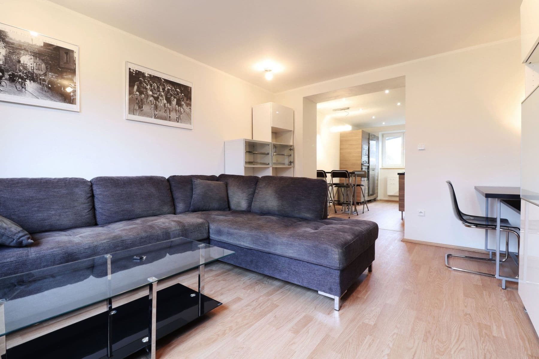 1 bedroom with open-plan kitchen flat to rent, 51 m², Unhošťská, Kladno, Středočeský Region 1 bedroom with open-plan kitchen flat to rent, 51 m², Unhošťská, Kladno, Středočeský Region