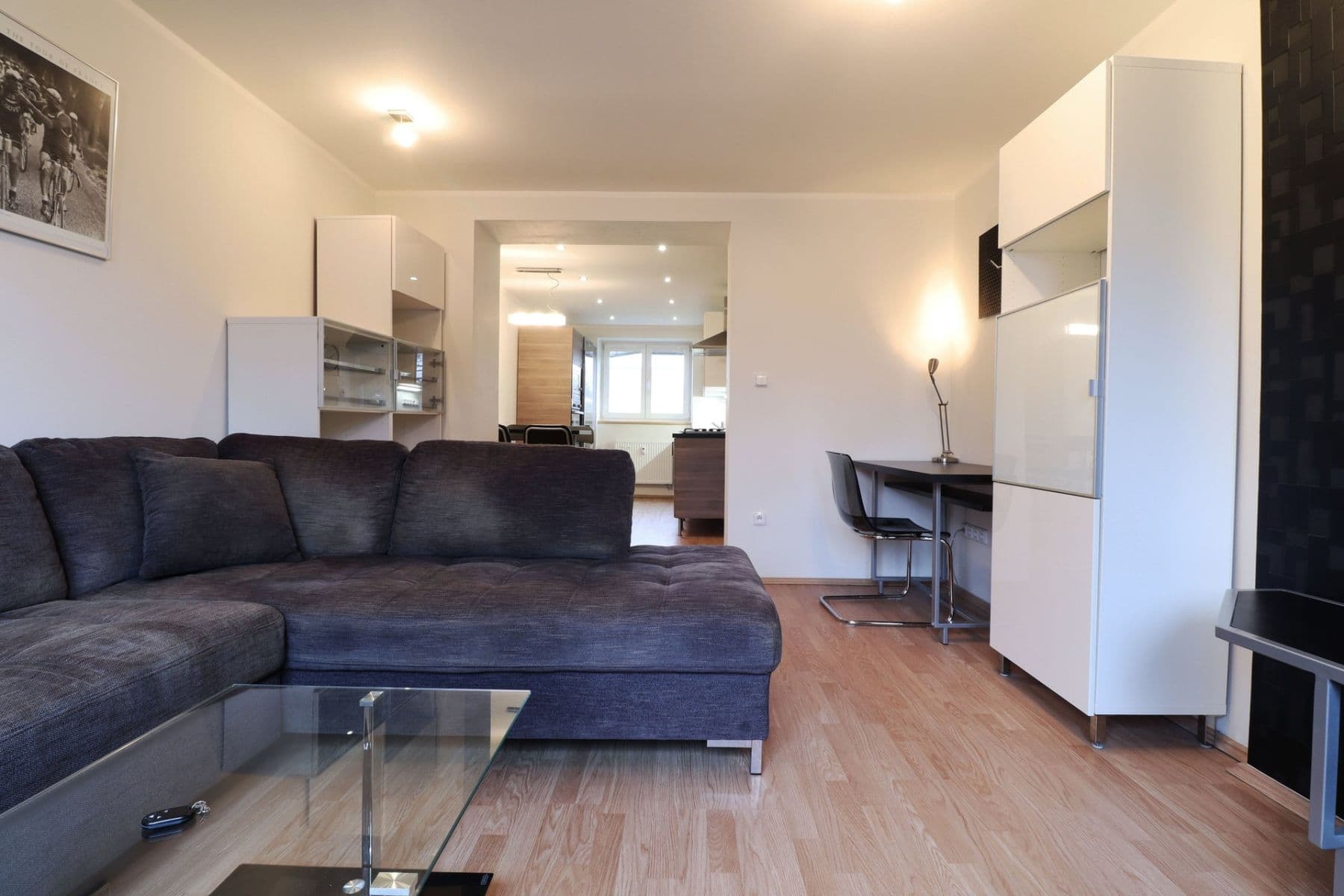 1 bedroom with open-plan kitchen flat to rent, 51 m², Unhošťská, Kladno, Středočeský Region 1 bedroom with open-plan kitchen flat to rent, 51 m², Unhošťská, Kladno, Středočeský Region