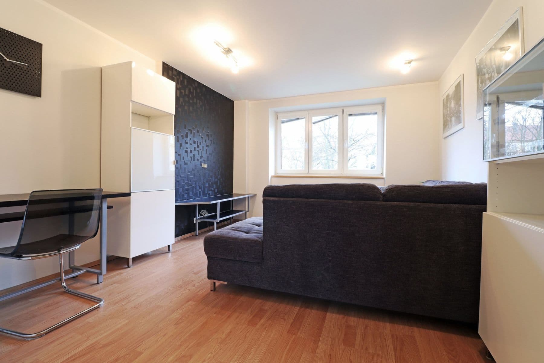 1 bedroom with open-plan kitchen flat to rent, 51 m², Unhošťská, Kladno, Středočeský Region 1 bedroom with open-plan kitchen flat to rent, 51 m², Unhošťská, Kladno, Středočeský Region