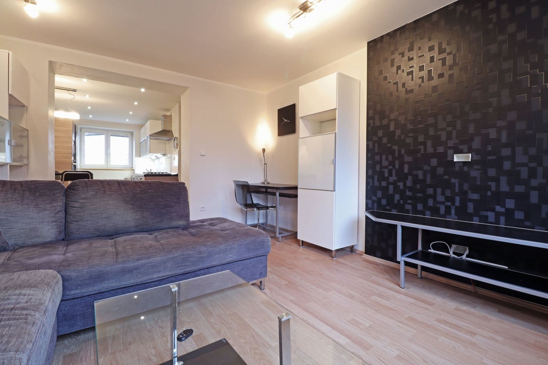 1 bedroom with open-plan kitchen flat to rent, 51 m², Unhošťská, Kladno, Středočeský Region 1 bedroom with open-plan kitchen flat to rent, 51 m², Unhošťská, Kladno, Středočeský Region