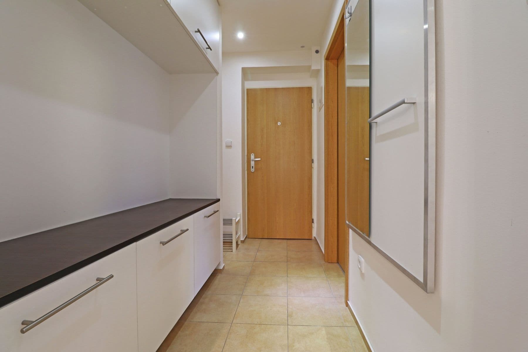 1 bedroom with open-plan kitchen flat to rent, 51 m², Unhošťská, Kladno, Středočeský Region 1 bedroom with open-plan kitchen flat to rent, 51 m², Unhošťská, Kladno, Středočeský Region