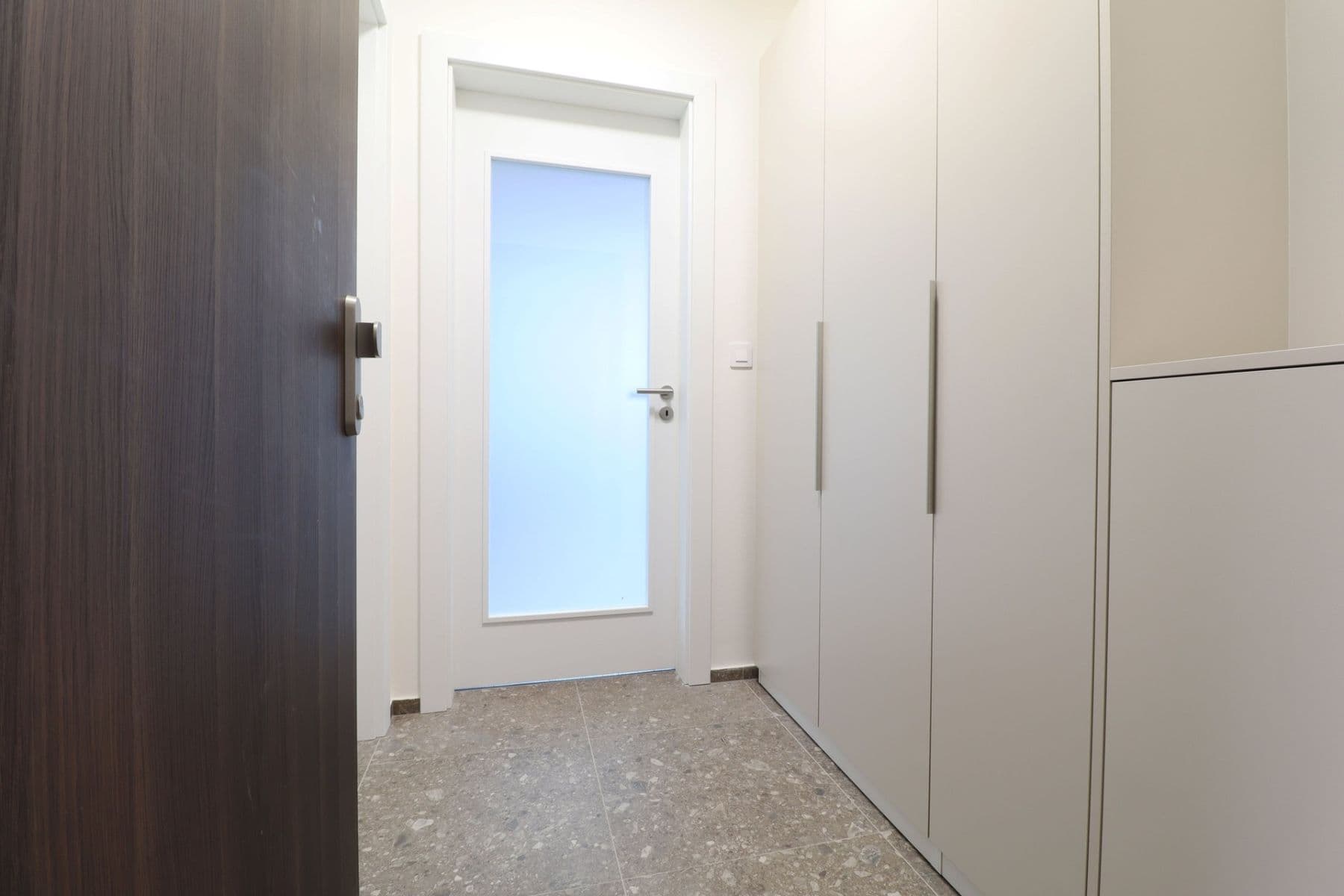 Studio flat to rent, 38 m², Starokošířská, Prague, Prague Studio flat to rent, 38 m², Starokošířská, Prague, Prague