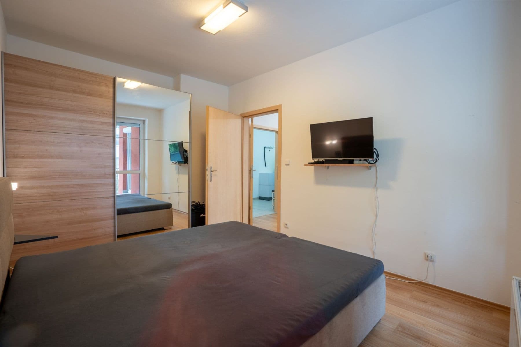 1 bedroom with open-plan kitchen flat to rent, 77 m², Zelinova, Zlín, Zlínský Region 1 bedroom with open-plan kitchen flat to rent, 77 m², Zelinova, Zlín, Zlínský Region